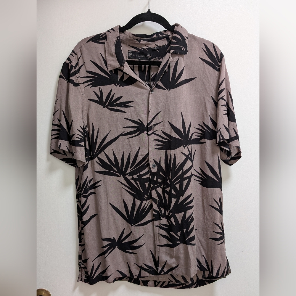 NWT AllSaints Bhutan Taupe and Black Palm-Print Short Sleeve Shirt L